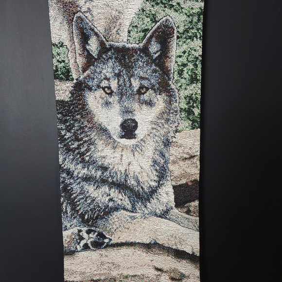WOLVES WALL TAPESTRY - Picture 3 of 8